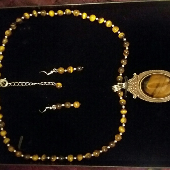 Necklace and earring set - Picture 1 of 3